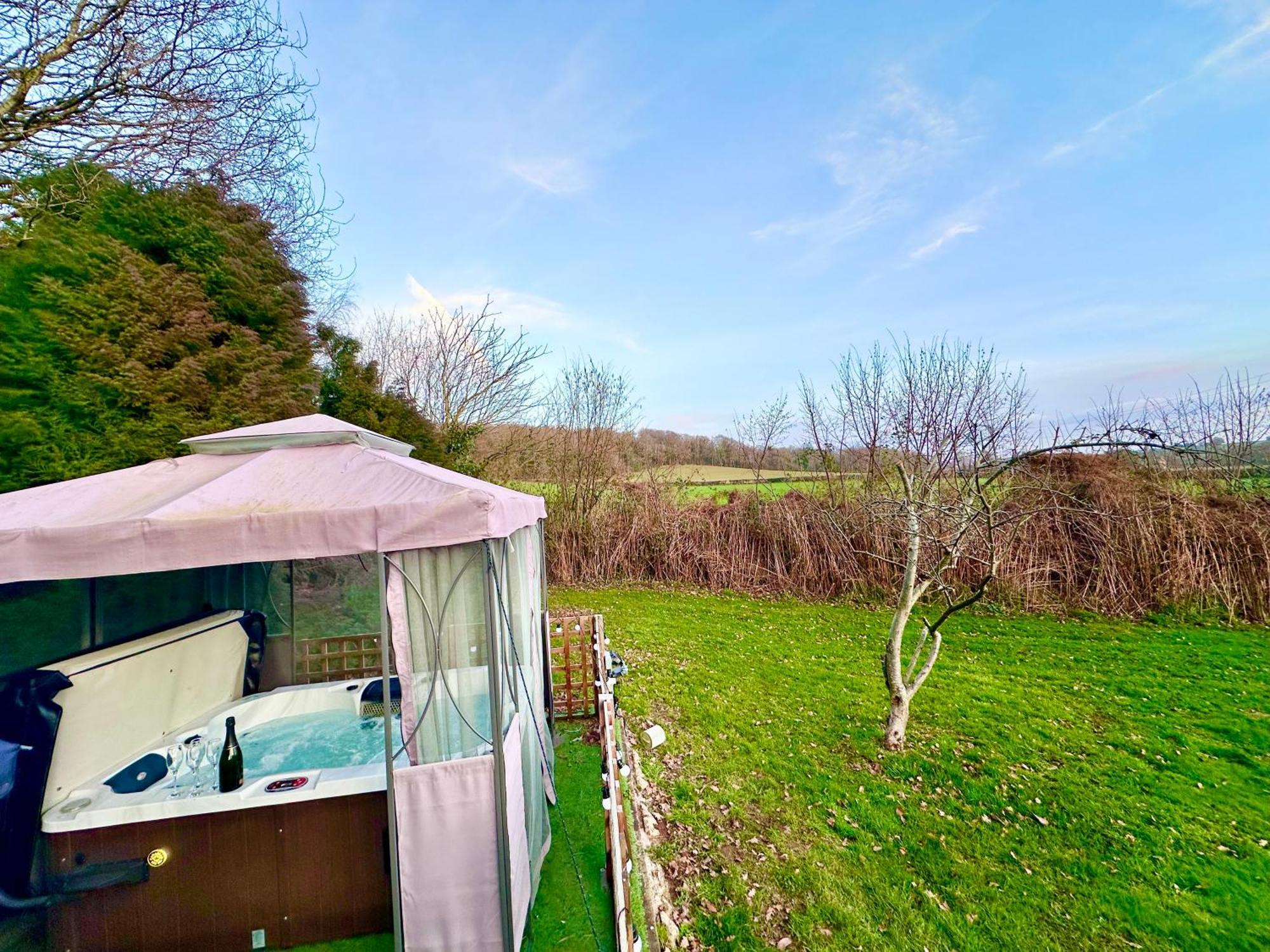 Three Bedroom Rural, Relaxing And Peaceful,Dogs Welcome! With Cymru Holidays Абергейвенні Екстер'єр фото